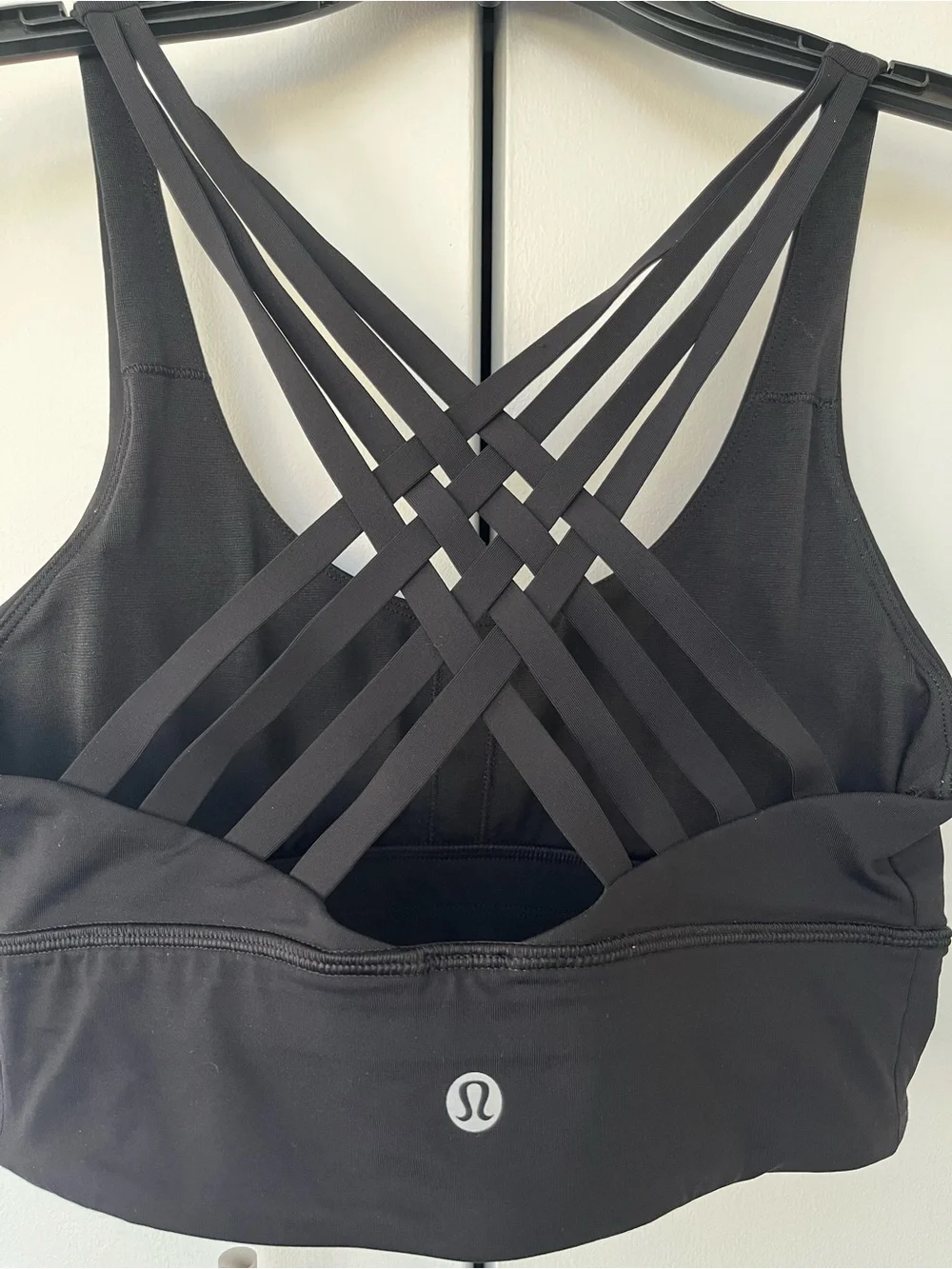lululemon athletica Women's Black Energy Strappy Sports Bra- Size 6